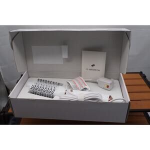 T3 Airbrush in White with Gray Details